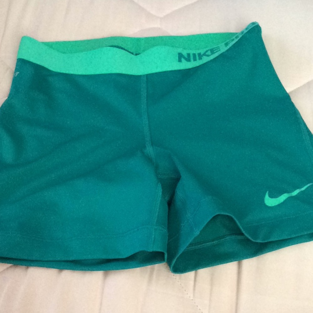 Nike shorts sea foam green